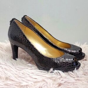 Stuart Weitzman Spain Snake Skin Design Peep Toe High Heel 7 Navy